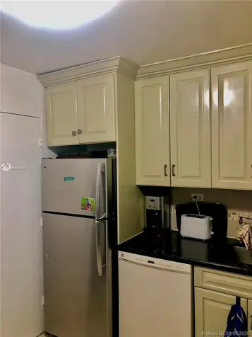 5555 Collins Avenue Miami Beach FL 33140