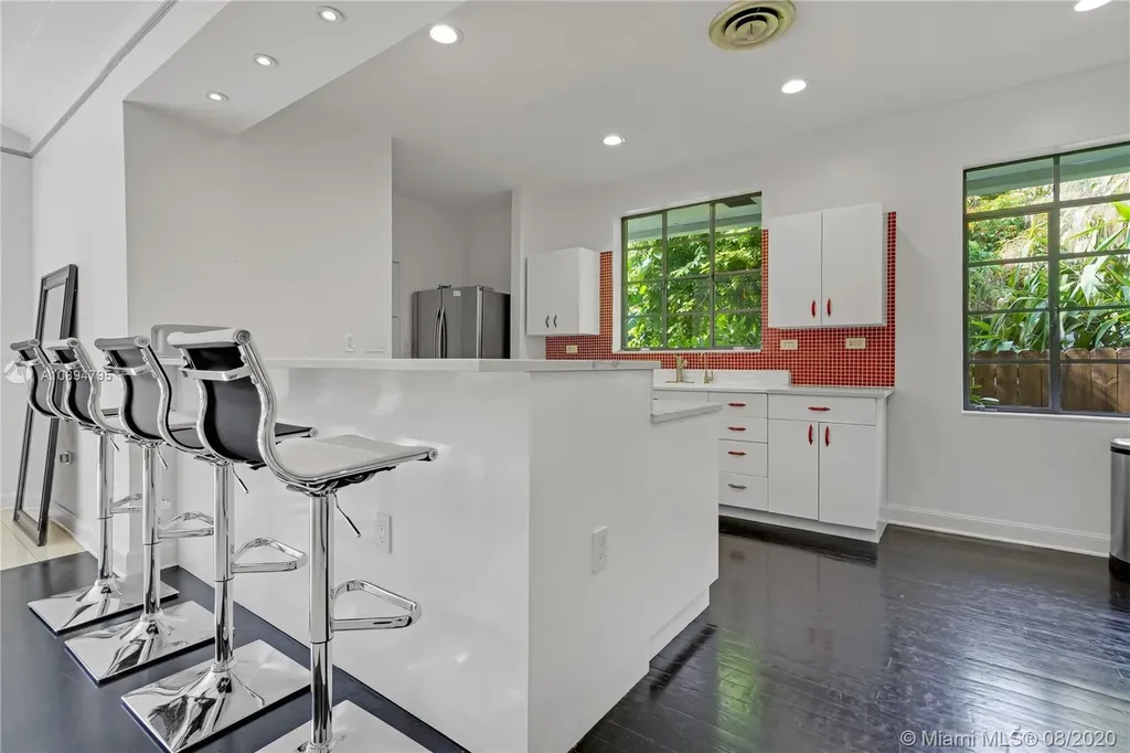 1711 Michigan Avenue Miami Beach FL 33139