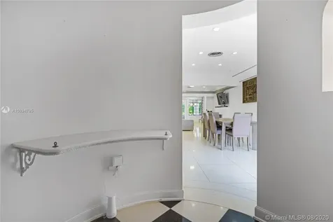1711 Michigan Avenue Miami Beach FL 33139