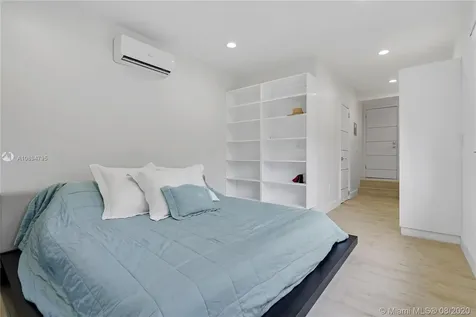 1711 Michigan Avenue Miami Beach FL 33139