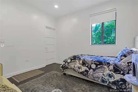 1711 Michigan Avenue Miami Beach FL 33139