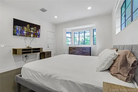 1711 Michigan Avenue Miami Beach FL 33139