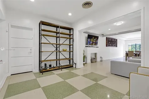 1711 Michigan Avenue Miami Beach FL 33139