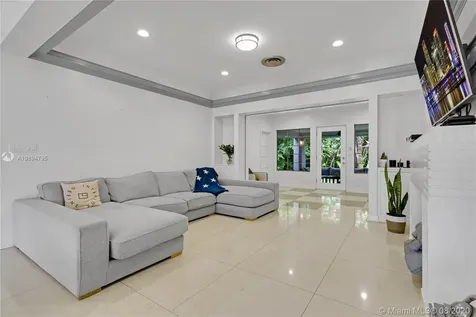 1711 Michigan Avenue Miami Beach FL 33139
