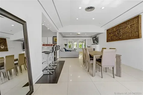 1711 Michigan Avenue Miami Beach FL 33139