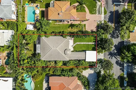 1711 Michigan Avenue Miami Beach FL 33139