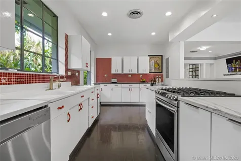 1711 Michigan Avenue Miami Beach FL 33139