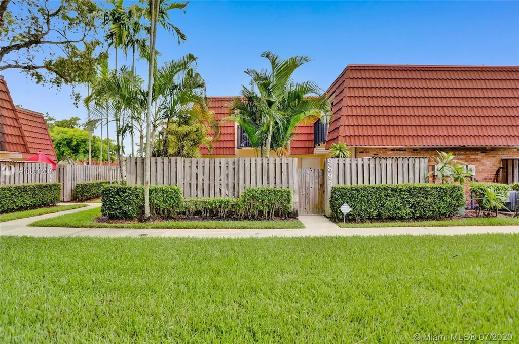 9894 NW 6th Place Plantation FL 33324
