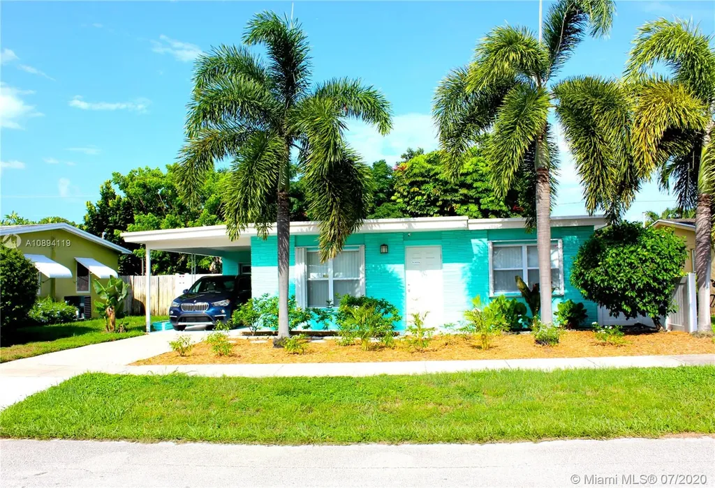 320 Pinewood Street Lantana FL 33462