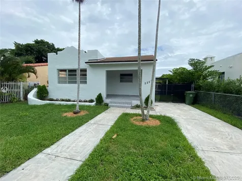 2257 SW 11th Street Miami FL 33135