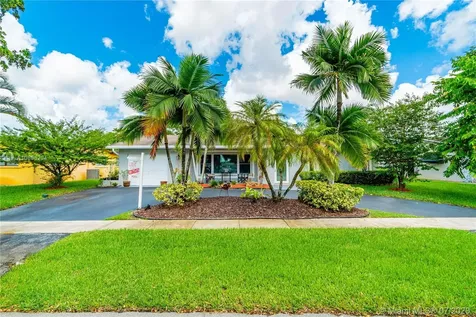 1771 NW 106th Terrace Pembroke Pines FL 33026