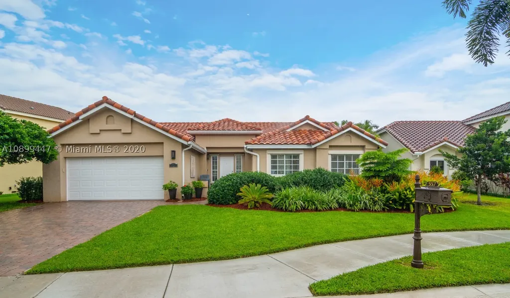 557 Spinnaker Weston FL 33326