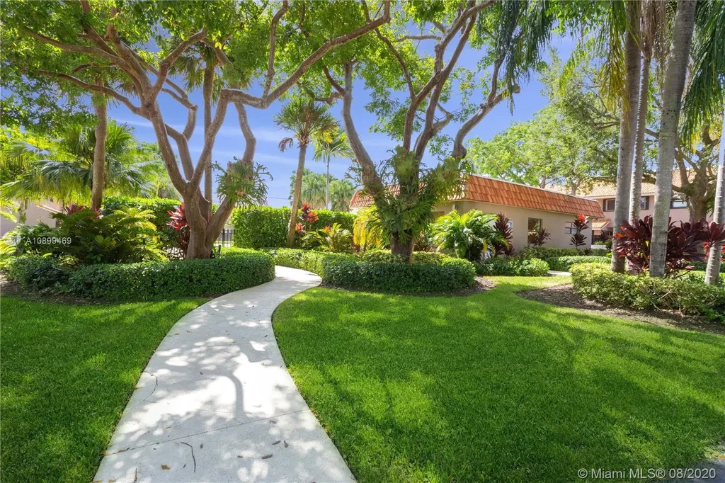9038 SW 113th Place Circle E. Miami FL 33176
