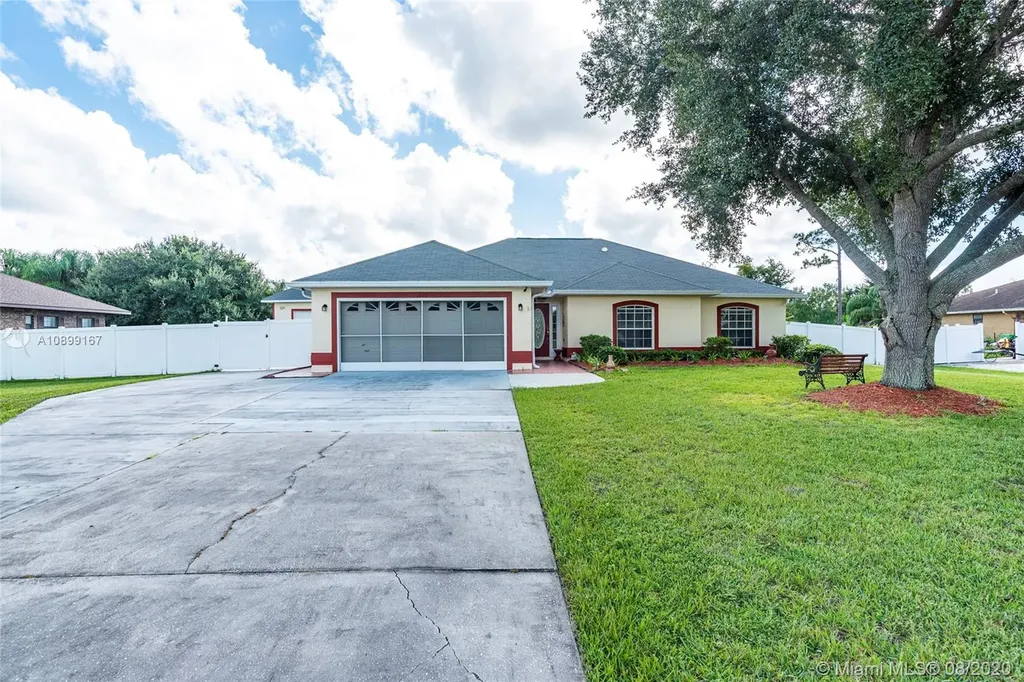 2849 Shadow Wood Court Kissimmee FL 34746