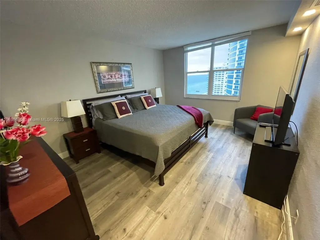 2501 S Ocean Drive Hollywood FL 33019