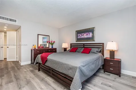 2501 S Ocean Drive Hollywood FL 33019