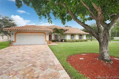 4607 NW 98th Lane Coral Springs FL 33076
