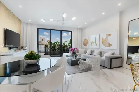 275 Giralda Avenue Coral Gables FL 33134