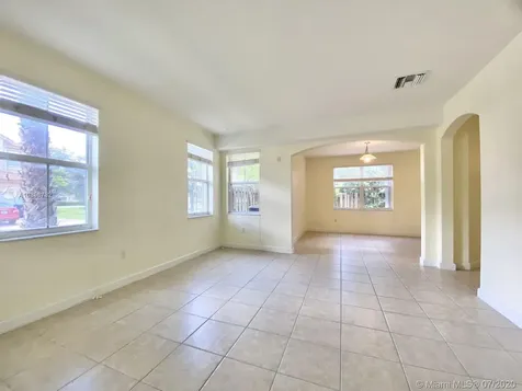 11091 NW 87th Lane Doral FL 33178
