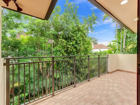541 Barbarossa Avenue Coral Gables FL 33146