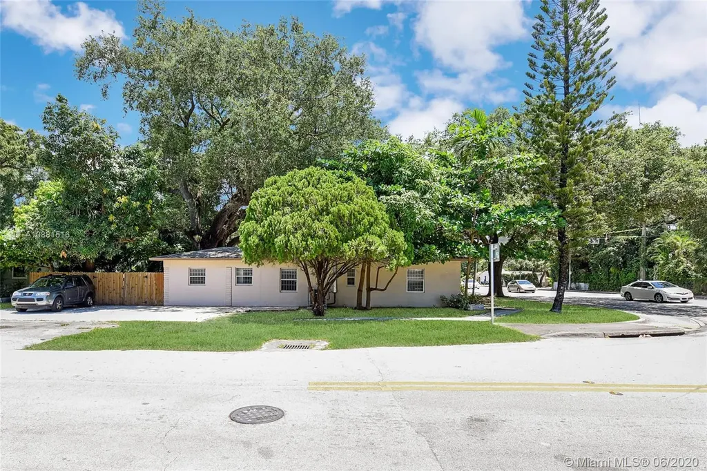 16000 NE 6th Avenue Miami FL 33162
