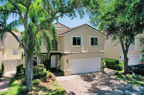 1045 Papaya Street Hollywood FL 33019