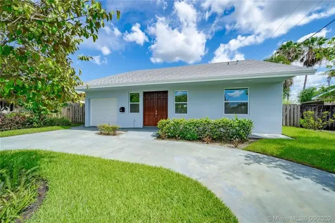 7811 NW 11th Court Pembroke Pines FL 33024