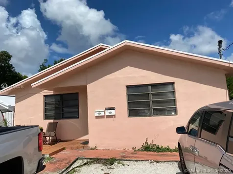 450 NW 43rd Place Miami FL 33126