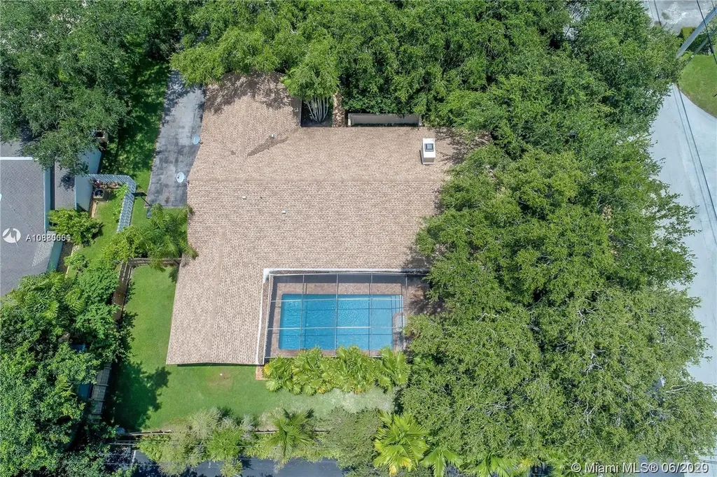 9722 SW 69th Place Pinecrest FL 33156