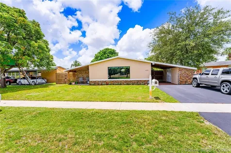 6580 Garfield Street Hollywood FL 33024