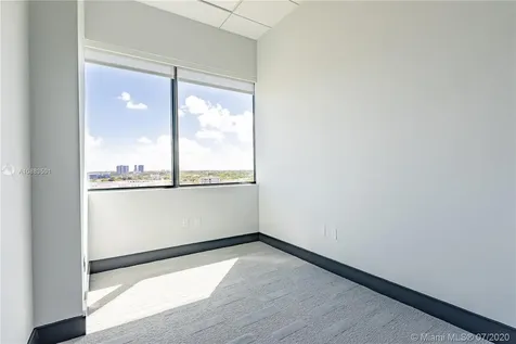 19700 W Dixie Highway Miami FL 33180