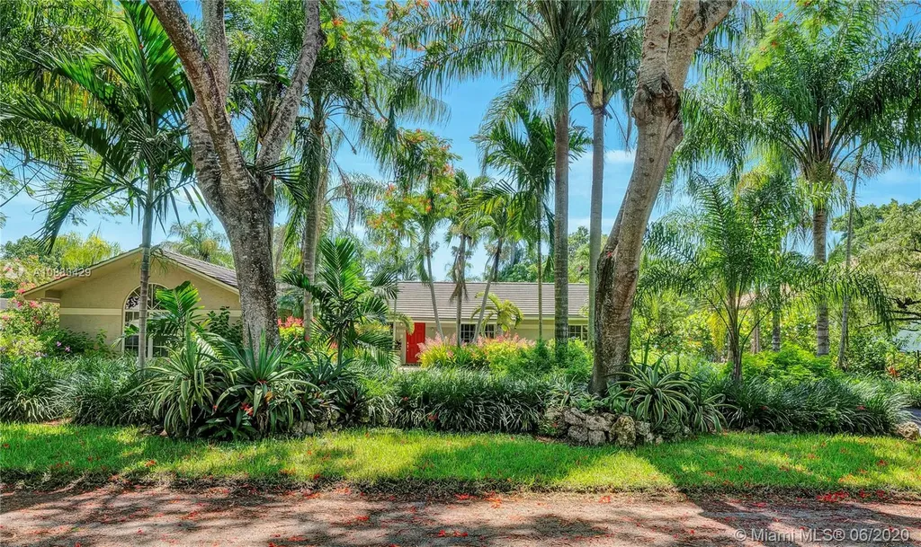 9255 SW 71st Avenue Pinecrest FL 33156