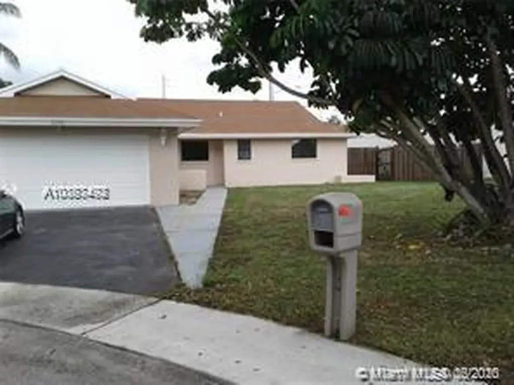 8720 NW 47th Court Lauderhill FL 33351