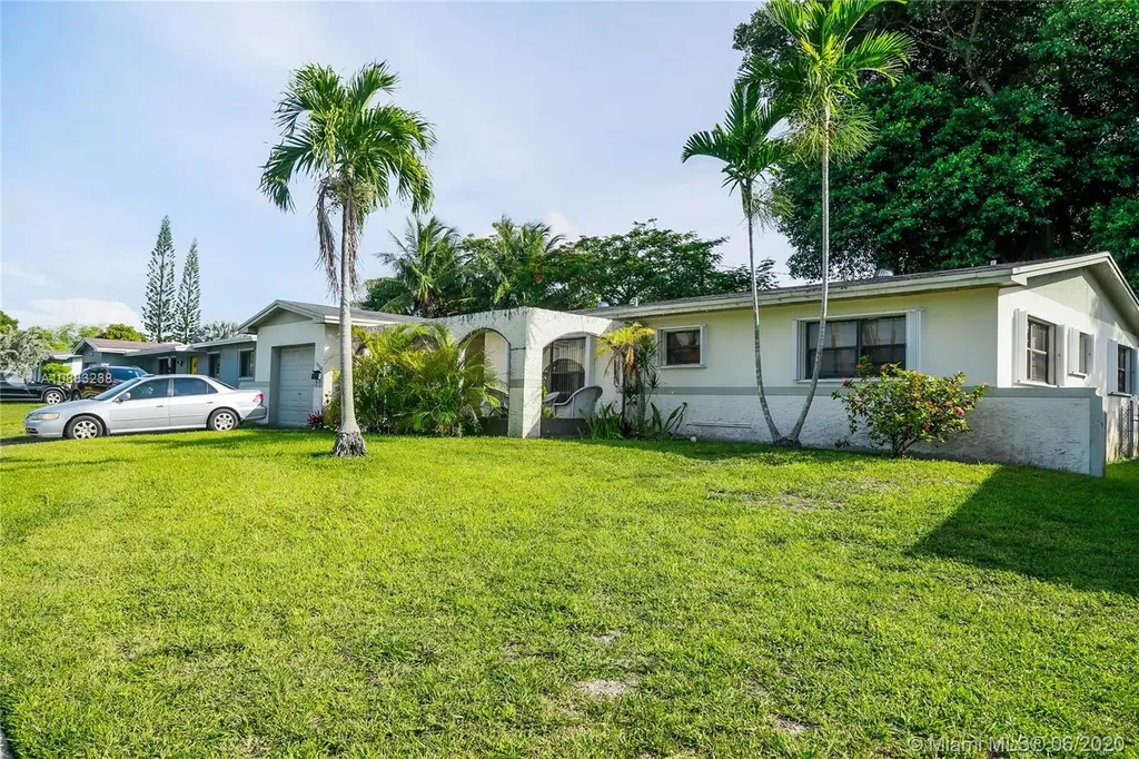 19900 Franjo Road Cutler Bay FL 33157