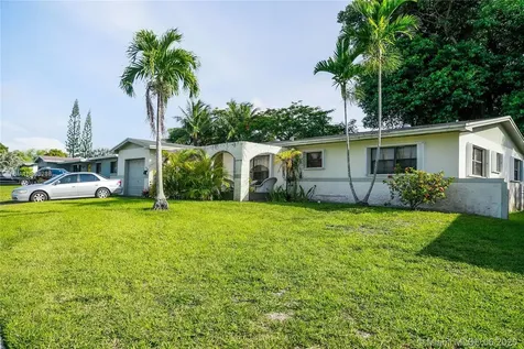 19900 Franjo Road Cutler Bay FL 33157