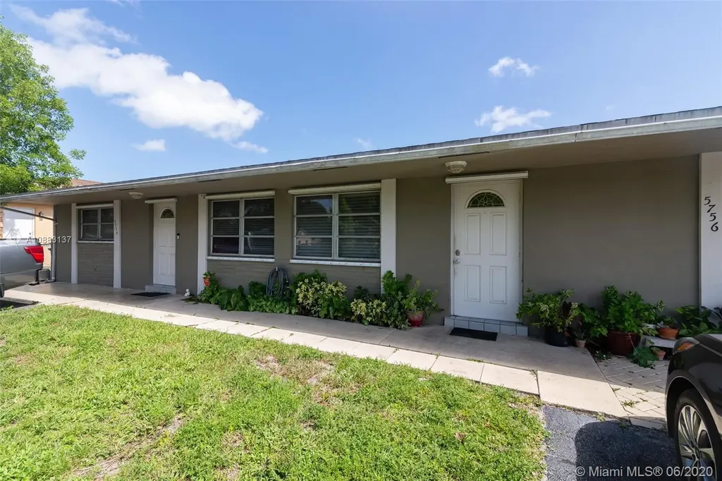 5754 Garfield Street Hollywood FL 33021