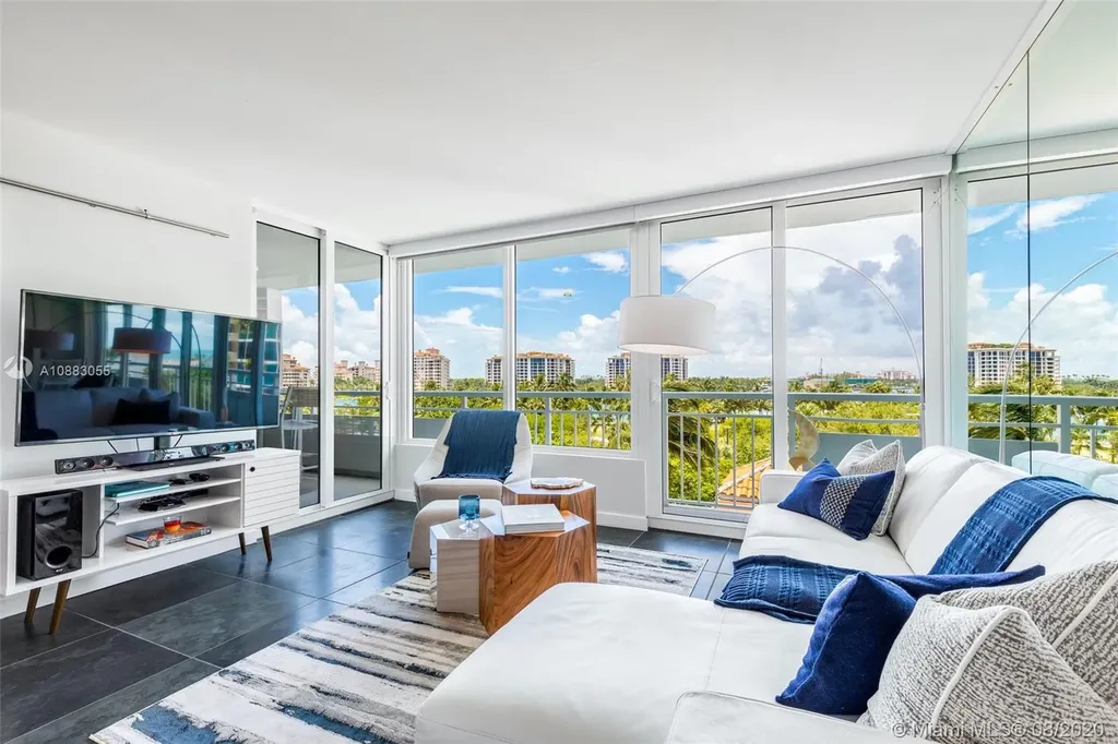 400 S Pointe Drive Miami Beach FL 33139