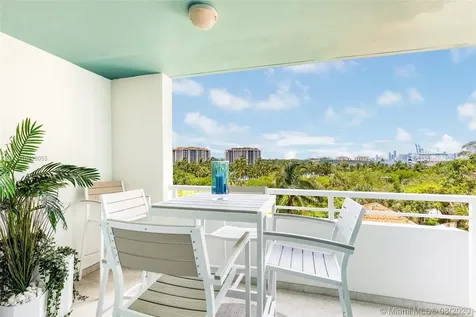 400 S Pointe Drive Miami Beach FL 33139