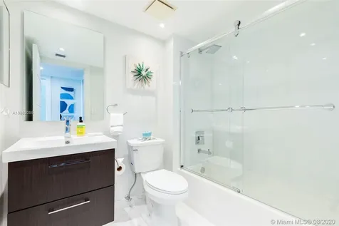 400 S Pointe Drive Miami Beach FL 33139