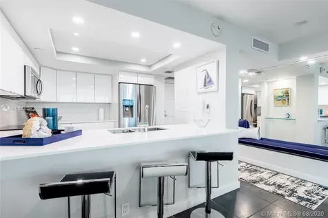400 S Pointe Drive Miami Beach FL 33139