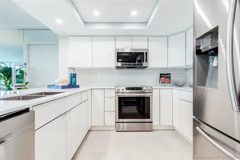 400 S Pointe Drive Miami Beach FL 33139