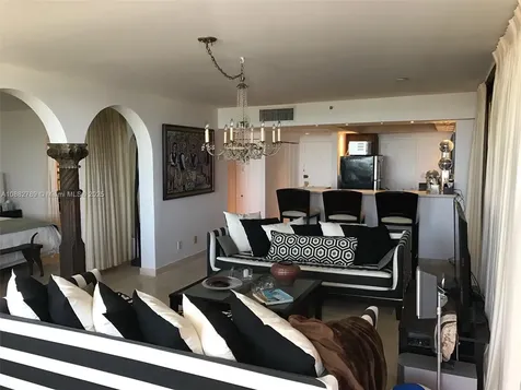 100 Lincoln Road Miami Beach FL 33139