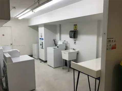 100 Lincoln Road Miami Beach FL 33139