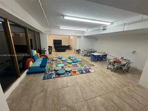 100 Lincoln Road Miami Beach FL 33139