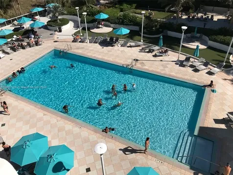 100 Lincoln Road Miami Beach FL 33139