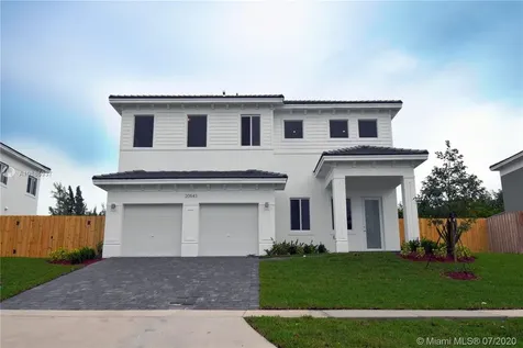 7902 SW 205th Street Cutler Bay FL 33189