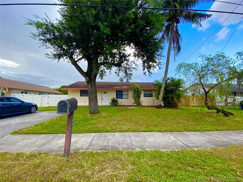 5475 SW 42nd Street Davie FL 33314