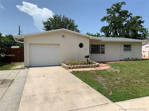 7529 Garfield Street Hollywood FL 33024
