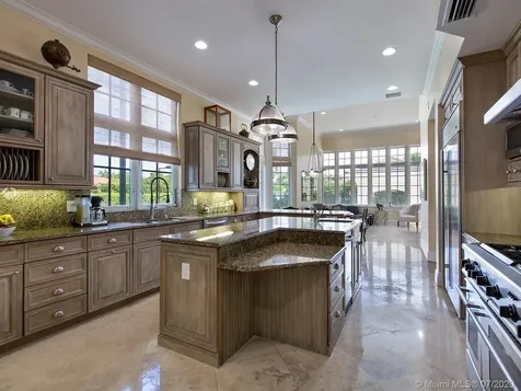 535 Casuarina Concourse Coral Gables FL 33143