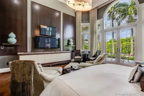 535 Casuarina Concourse Coral Gables FL 33143